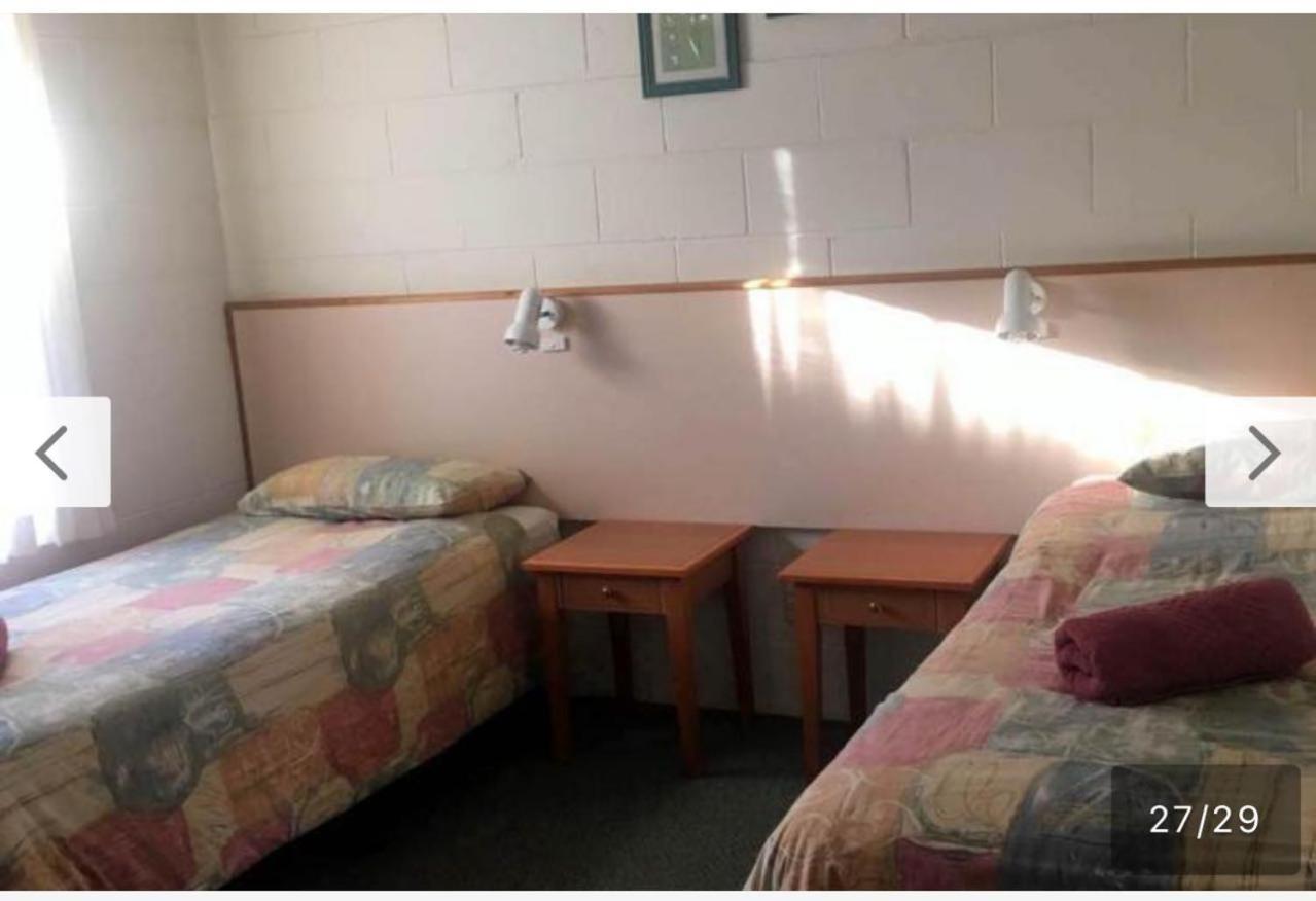 Black Swan Motor Inn Lakes Entrance Extérieur photo