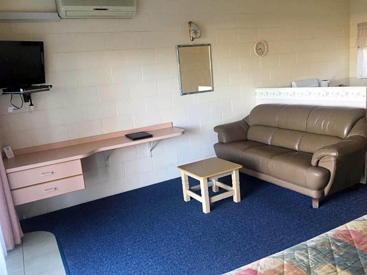 Black Swan Motor Inn Lakes Entrance Extérieur photo
